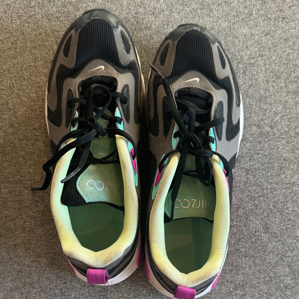 Nike Athletic Shoes Black and Gray